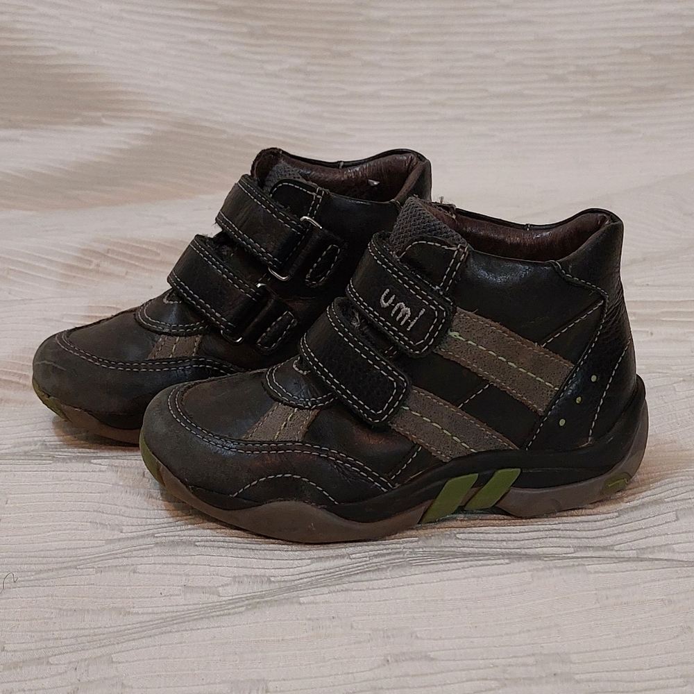 Umi Kids Black and Tan Boots Euro Size 26